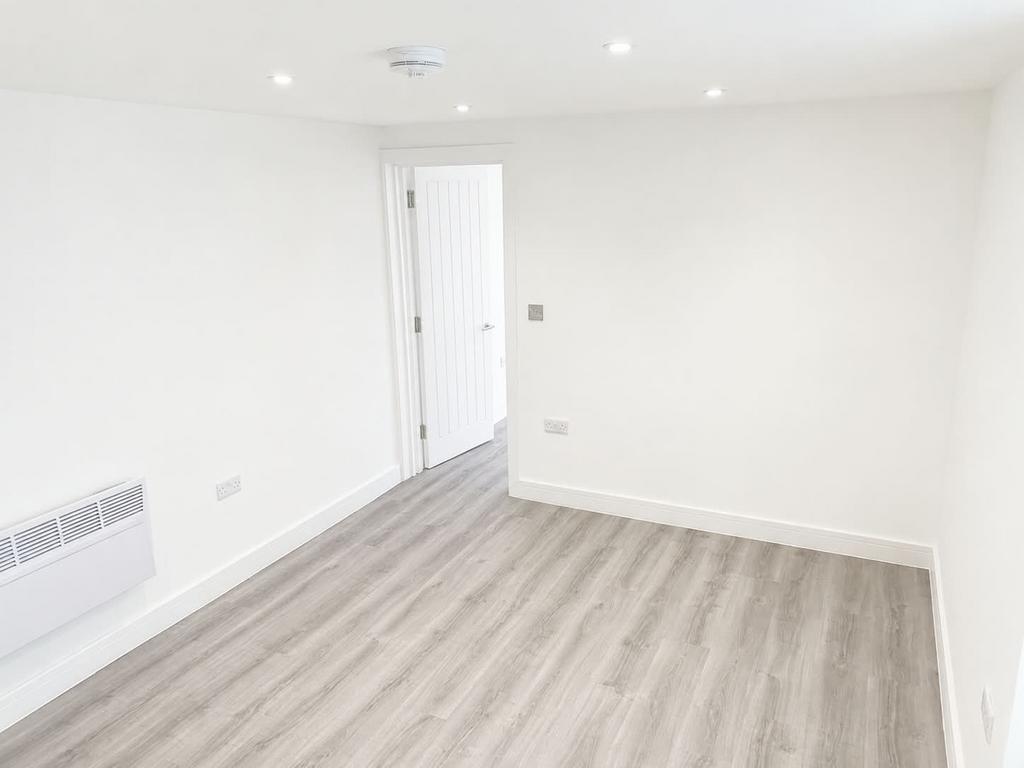 Apartment in SOUTHAMPTON - View 5