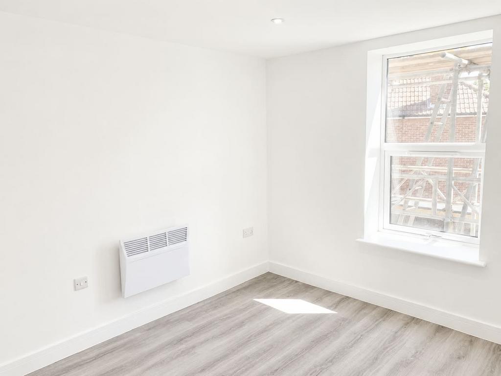 Apartment in SOUTHAMPTON - More