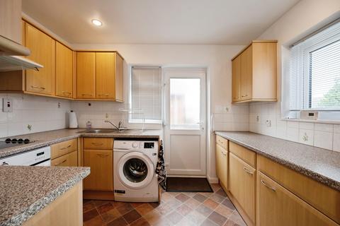 2 bedroom bungalow for sale, Elwell Green, Hayling Island, Hampshire, PO11
