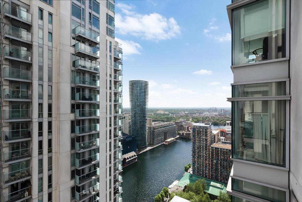 Apartment in Nr Canary Wharf - View 3