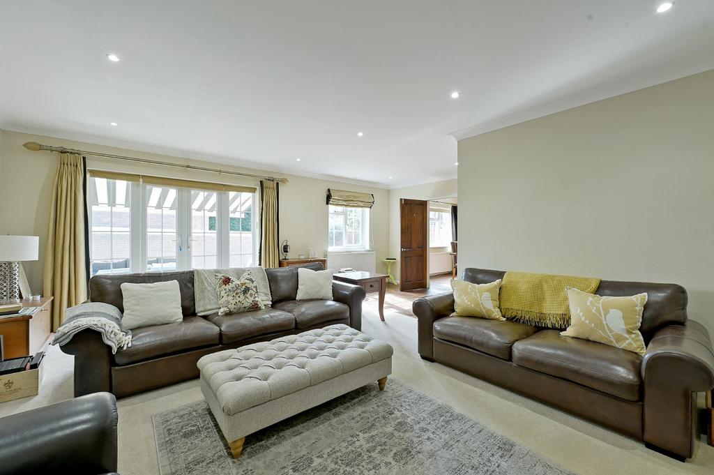 House in Stanmore - View 2