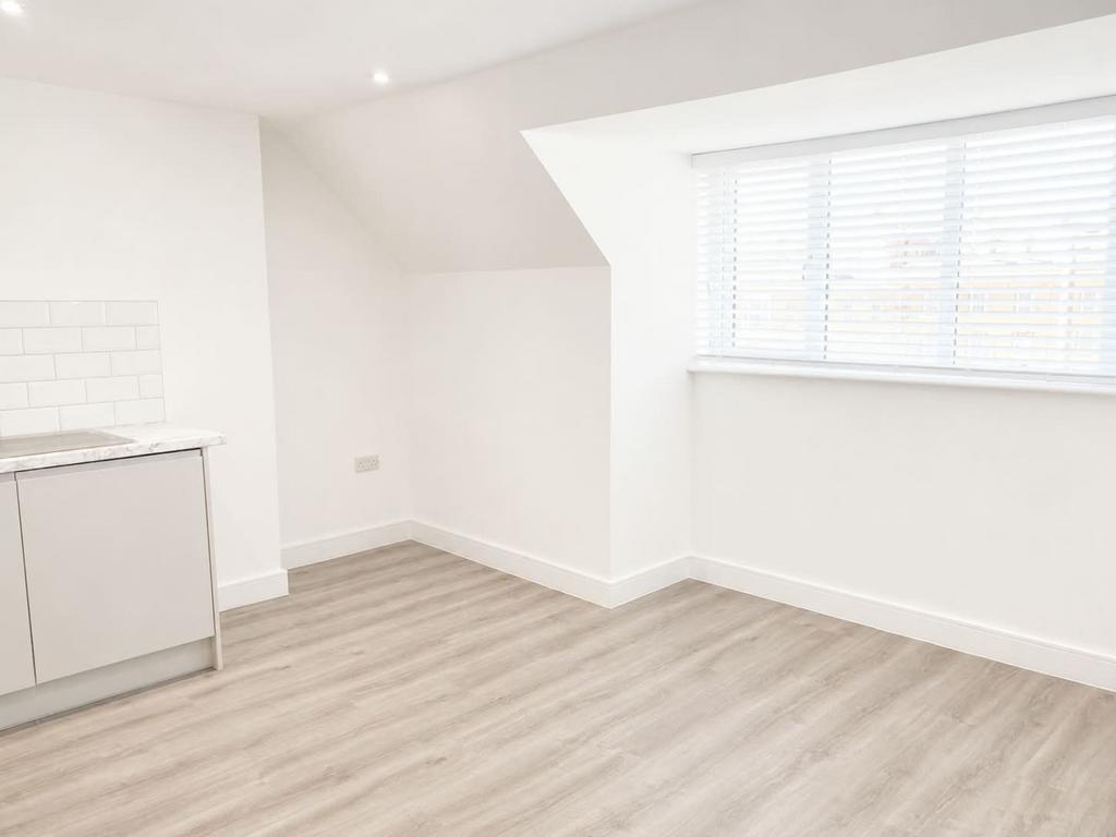 Apartment in SOUTHAMPTON - More