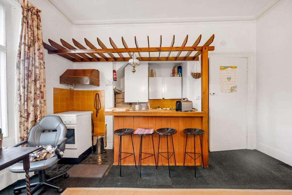 Apartment in London - View 5