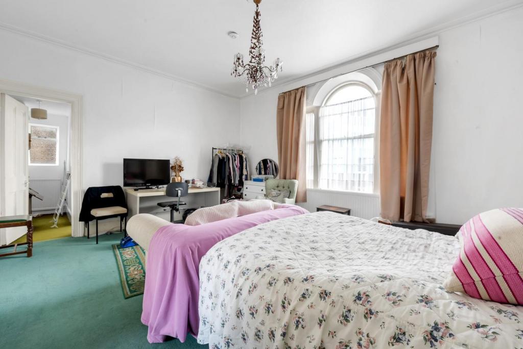 Apartment in London - More
