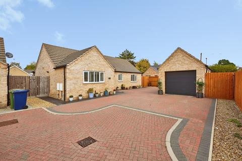 2 bedroom detached bungalow for sale, Magnolia Close, March