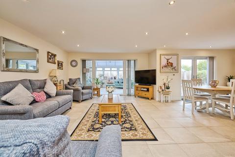 2 bedroom detached bungalow for sale, Magnolia Close, March