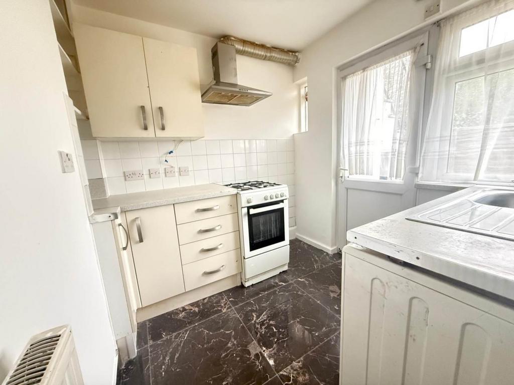 Apartment in Hayes - View 4