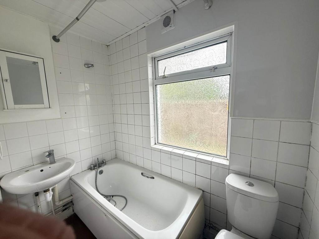 Apartment in Hayes - More