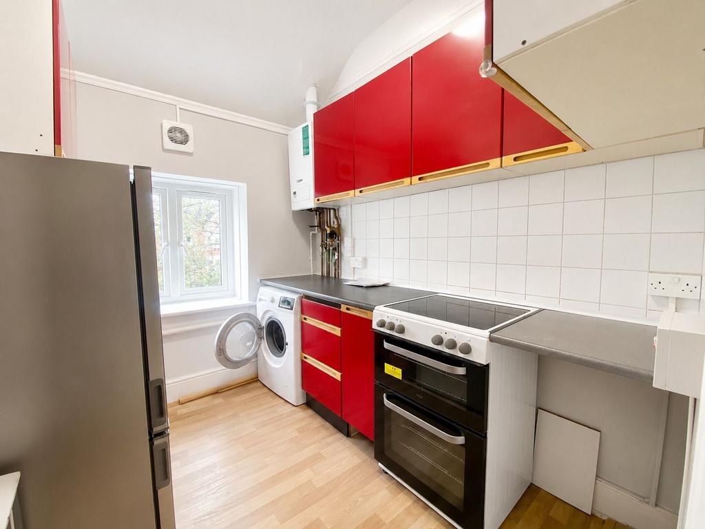 Apartment in Purley - View 4