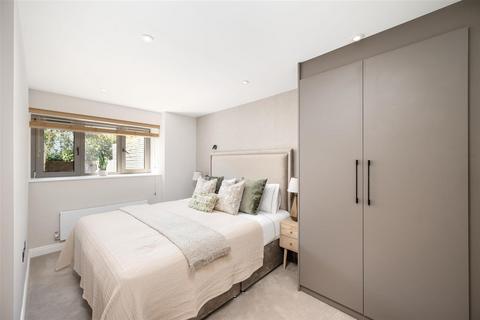 2 bedroom flat to rent, THE REDCLIFFE, REDCLIFFE ROAD, London, SW10
