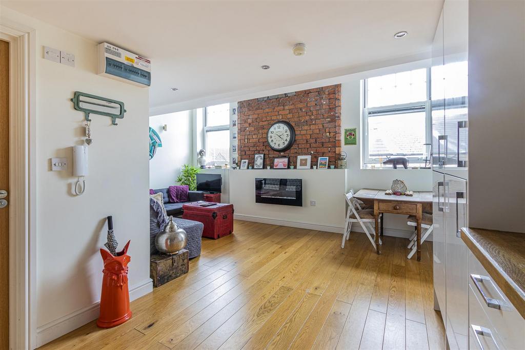 Apartment in Cardiff - View 3