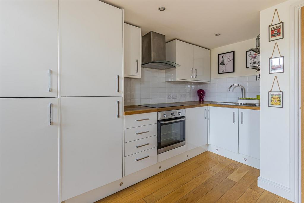 Apartment in Cardiff - View 5