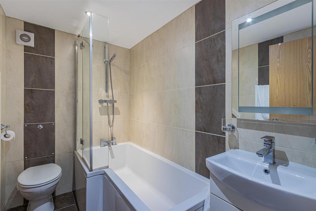 Apartment in Cardiff - More