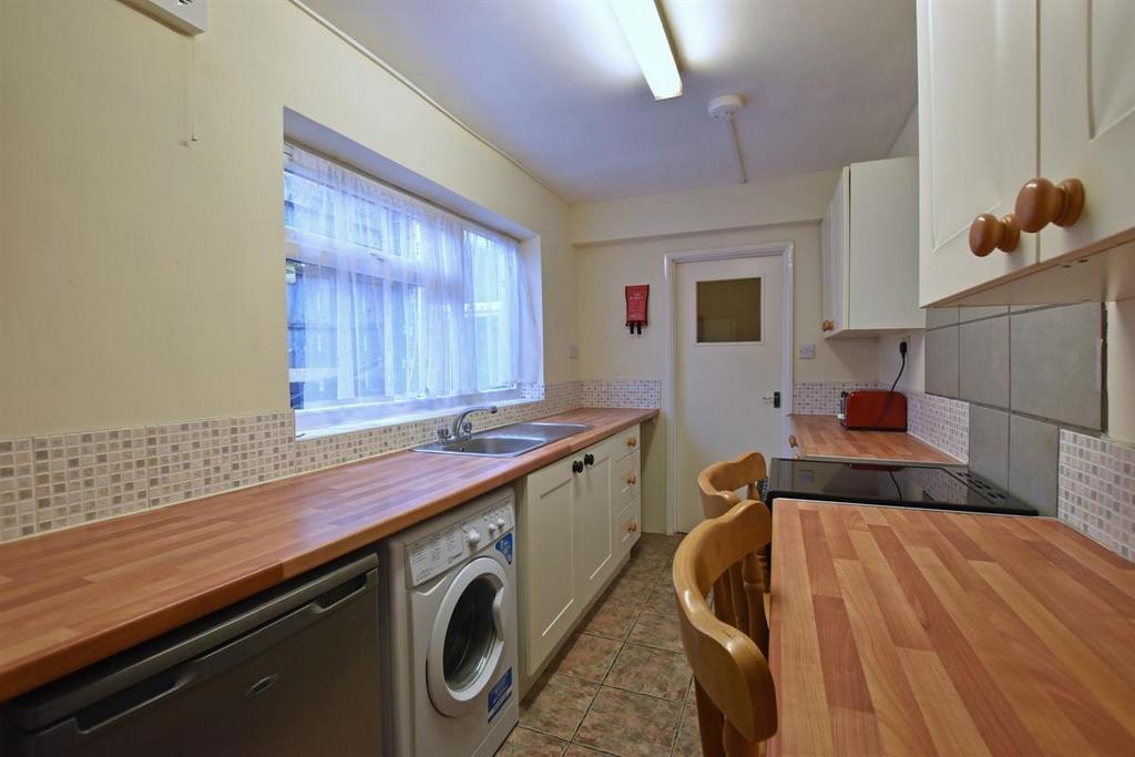 House in Nottingham, Radford - View 2