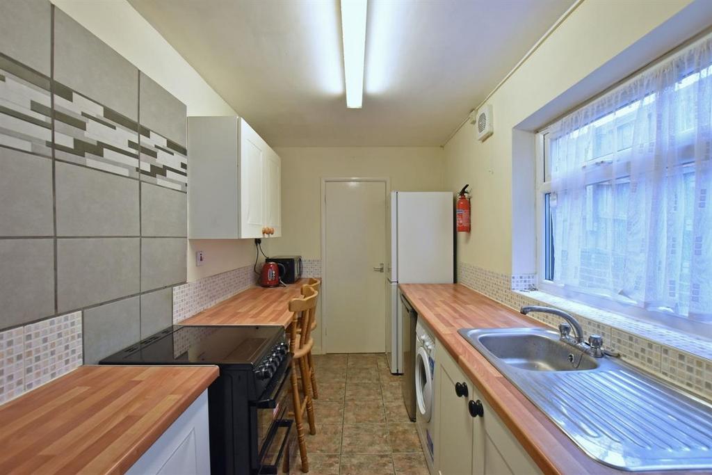 House in Nottingham, Radford - View 3