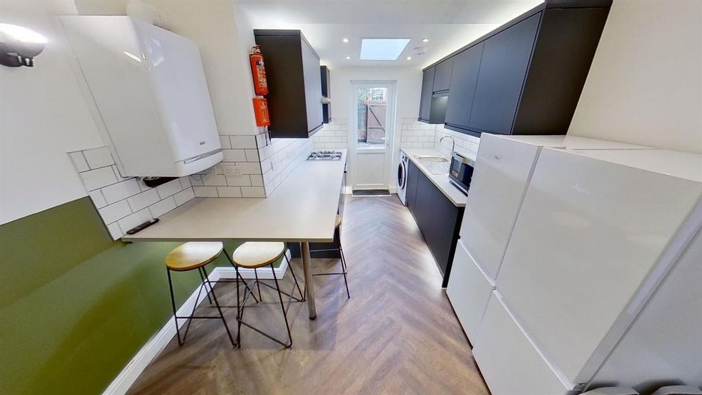 House in Nottingham - View 3