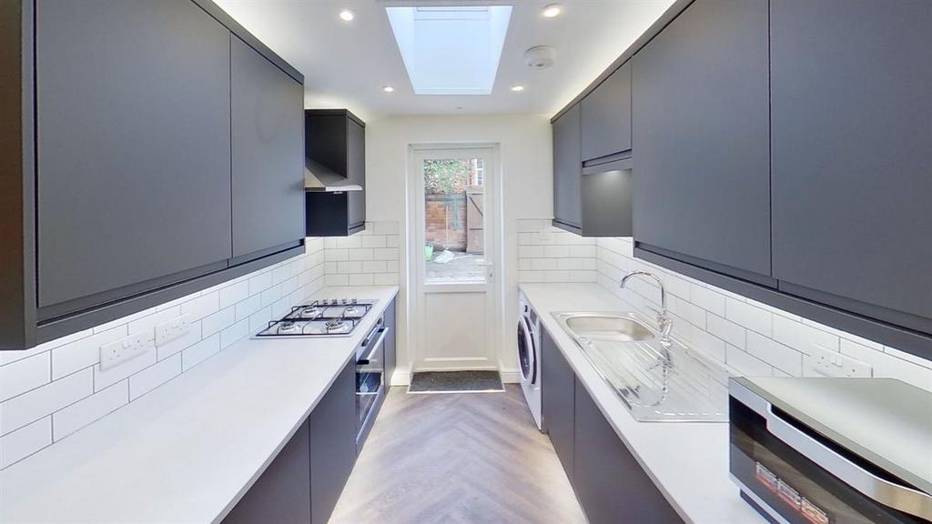 House in Nottingham - View 4
