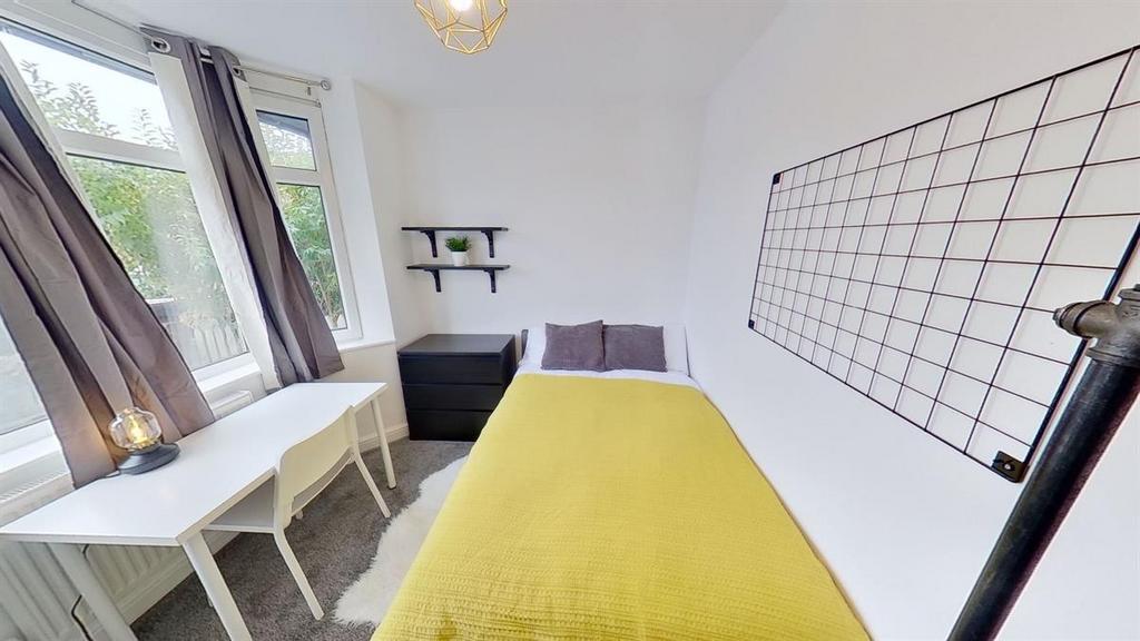 House in Nottingham - View 5