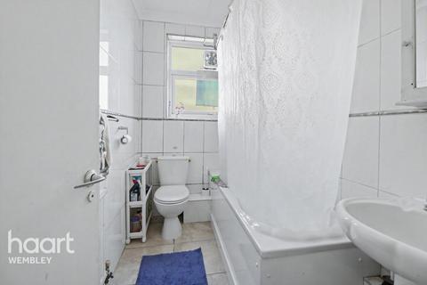 Atherton Heights, Wembley