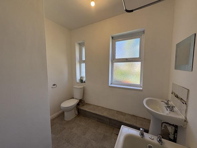House in Sheffield, South Yorkshire - View 4