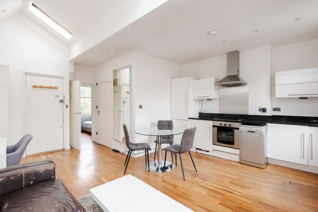 Apartment in London - View 2