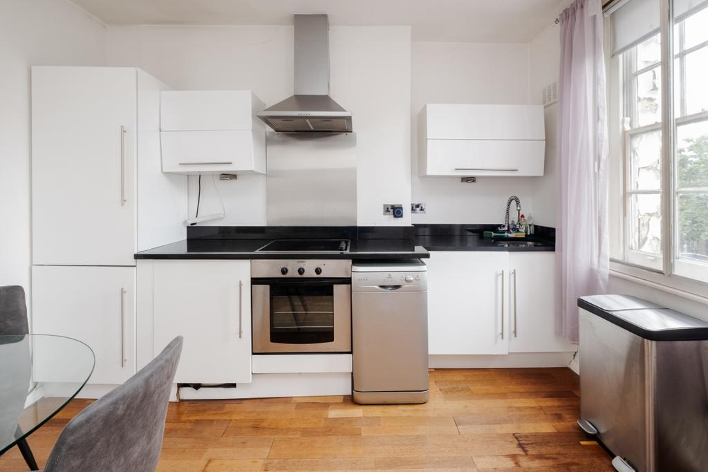 Apartment in London - View 3