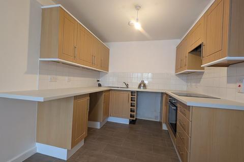 2 bedroom flat to rent, London Road, Dover, Kent, CT17