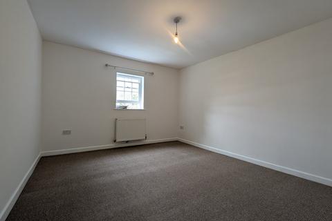 2 bedroom flat to rent, London Road, Dover, Kent, CT17