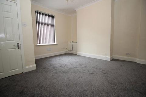 2 bedroom terraced house to rent, Sydney Street, Platt Bridge