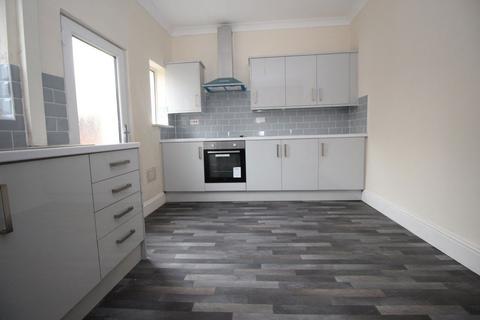 2 bedroom terraced house to rent, Sydney Street, Platt Bridge