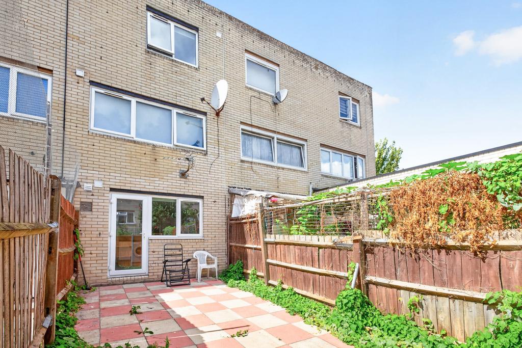 Apartment in London - More