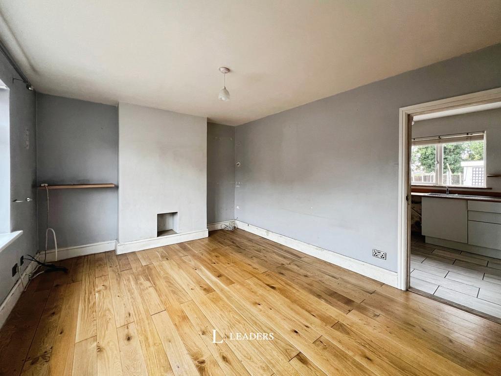 House in Nottingham, Bakersfield - View 2