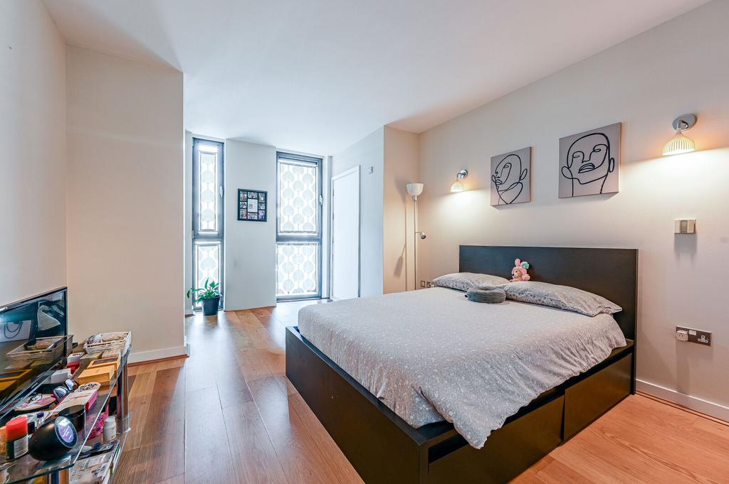Apartment in London - View 4