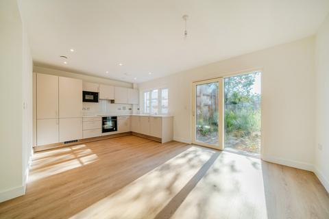 2 bedroom semi-detached house for sale, Willamette Close, Oregon Square, Orpington, BR6