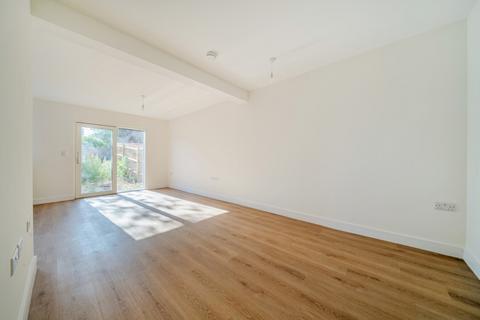 2 bedroom semi-detached house for sale, Willamette Close, Oregon Square, Orpington, BR6