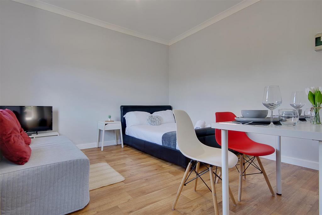 Apartment in Bournemouth - View 4