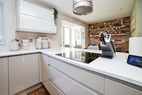 4 bedroom detached house for sale, Sheldon Close, SUTTON-IN-ASHFIELD, Nottinghamshire, NG17