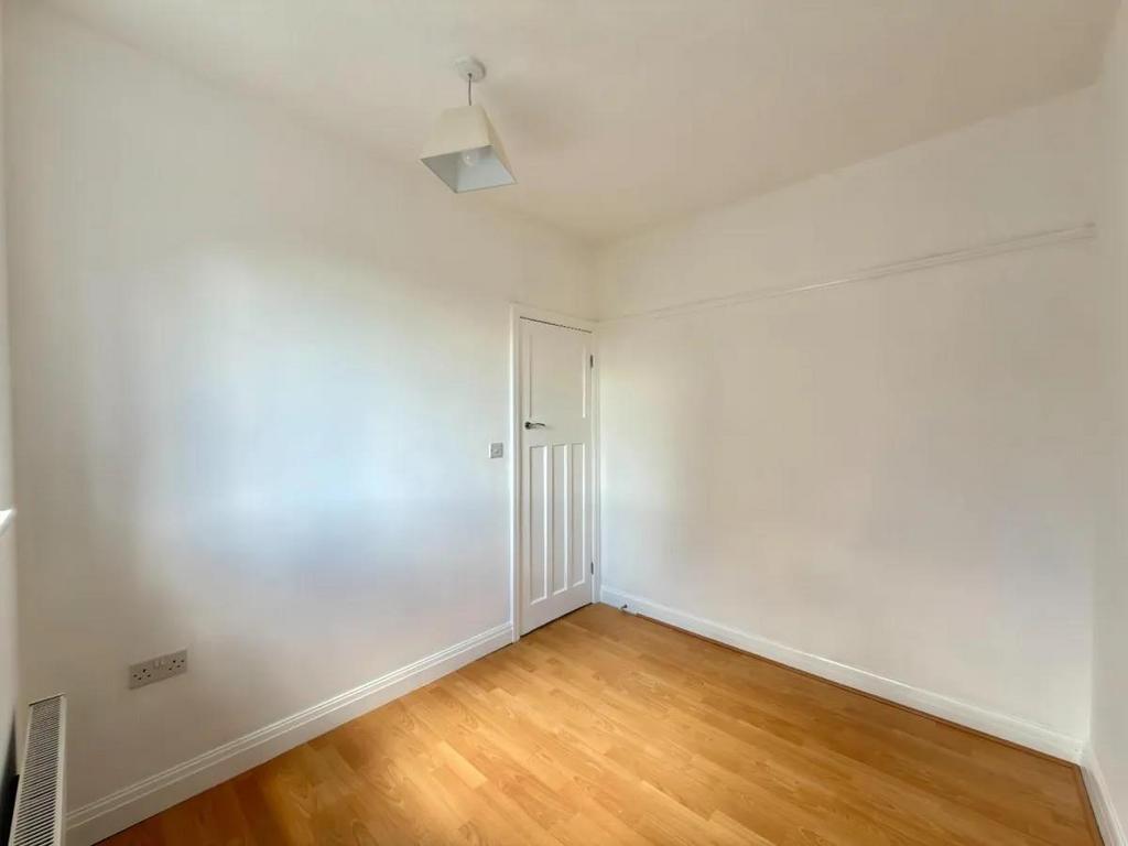 House in London - View 2
