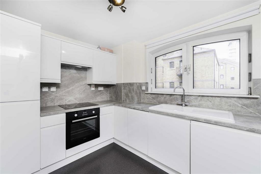 Apartment in London - More