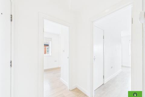 1 bedroom flat to rent, High Street, Hornchurch RM12