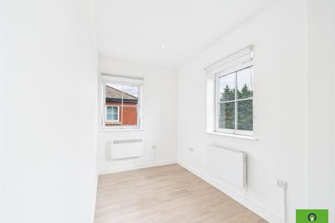1 bedroom flat to rent, High Street, Hornchurch RM12