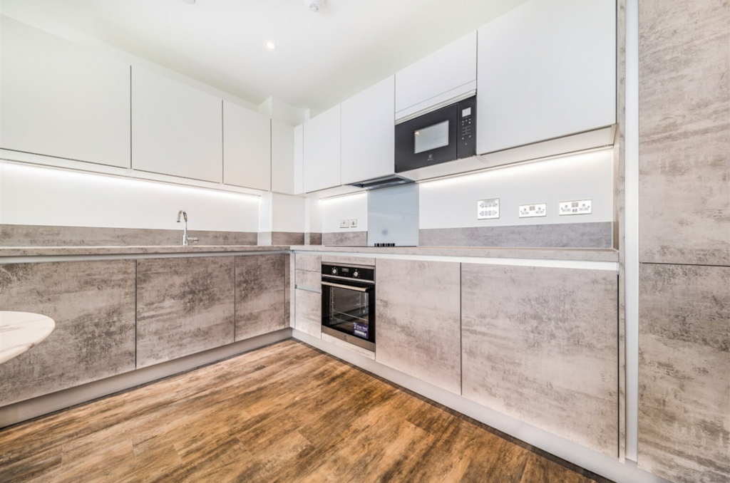 Apartment in Barking - View 5