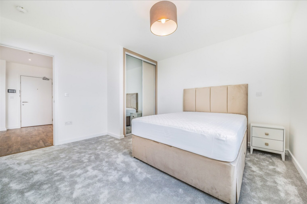 Apartment in Barking - View 2
