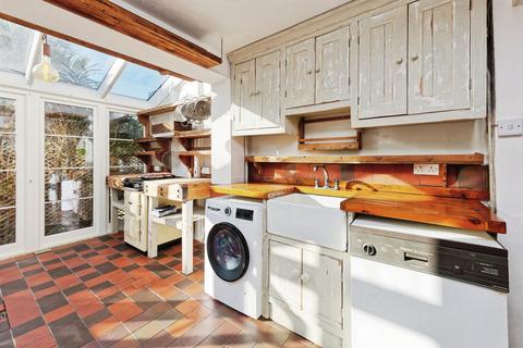 2 bedroom terraced house for sale, Abbey Street, Faversham