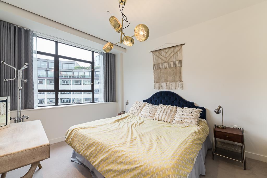 Apartment in London - More
