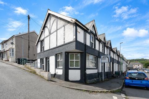 3 bedroom end of terrace house for sale, Madoc Terrace, Conwy, LL32