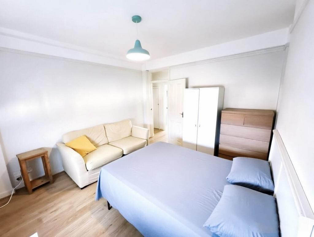 Apartment in London - View 2
