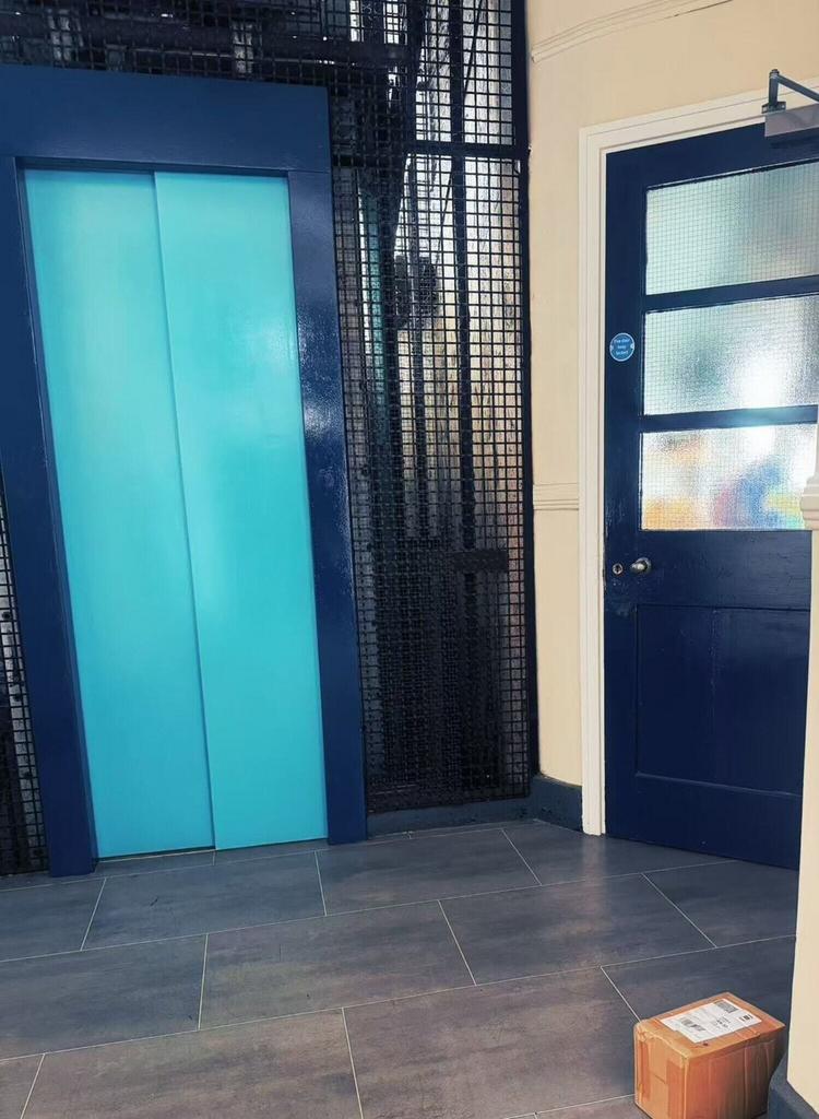 Apartment in London - More