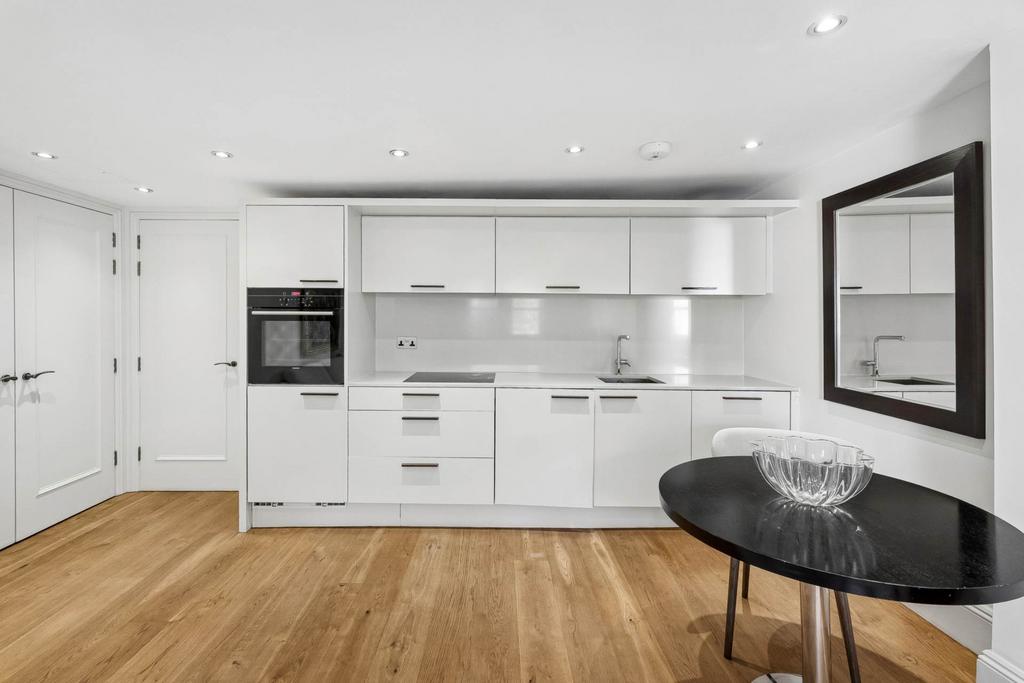 Apartment in London - View 4