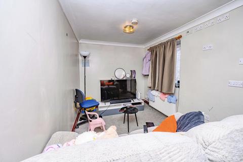 1 bedroom bungalow for sale, High Beech Road, Luton, Bedfordshire, LU3